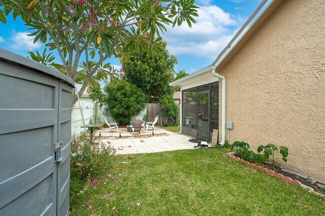 Building Photo - 8541 NW 51st Ct