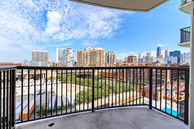 Building Photo - 501 N Clinton St