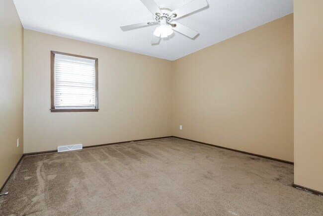 Building Photo - 716 N Choctaw Ave