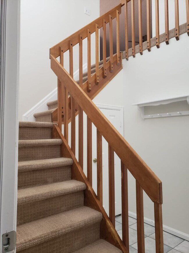 Building Photo - Huge 2bed/2bath Condo Near 225 and Iliff!