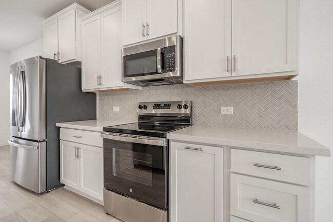 Building Photo - 848 Long Run