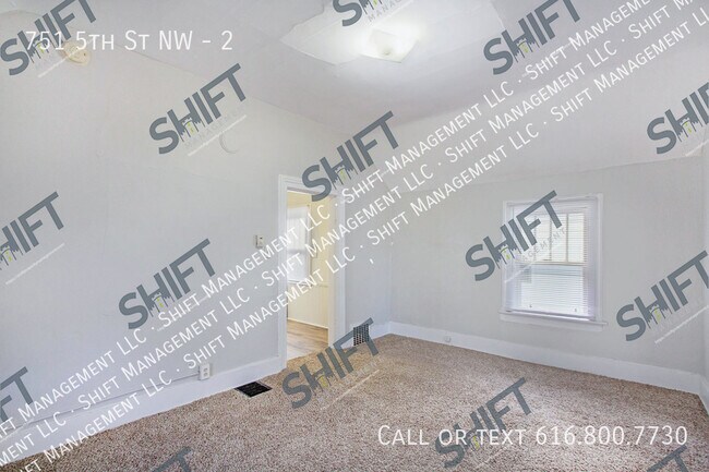 Building Photo - 751 5th St NW