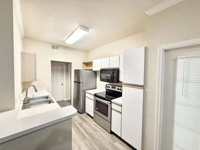 Building Photo - 2600 Robert Trent Jones Dr