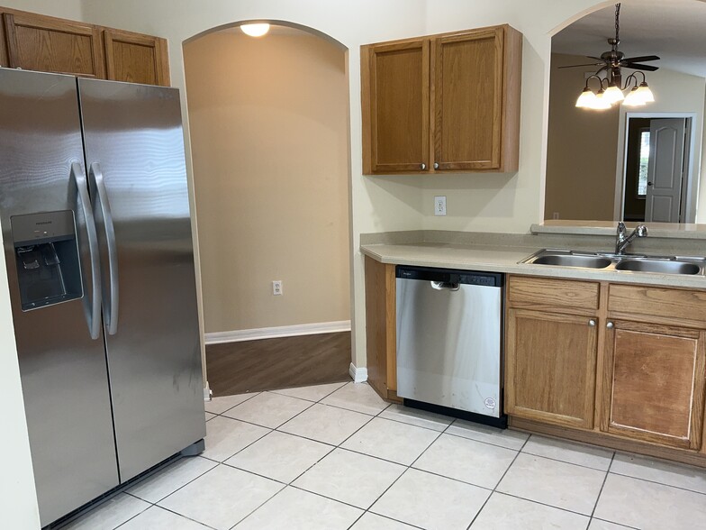 Building Photo - 10234 Perthshire Cir