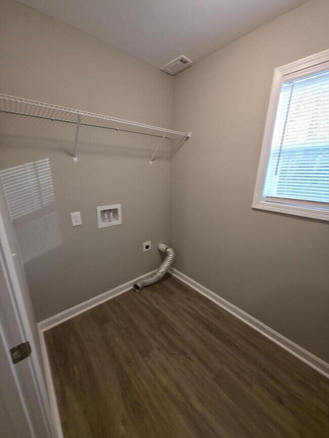 Building Photo - 480 Candlestick Dr