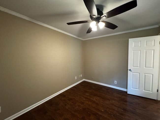 Building Photo - 132 Turnwood Ln