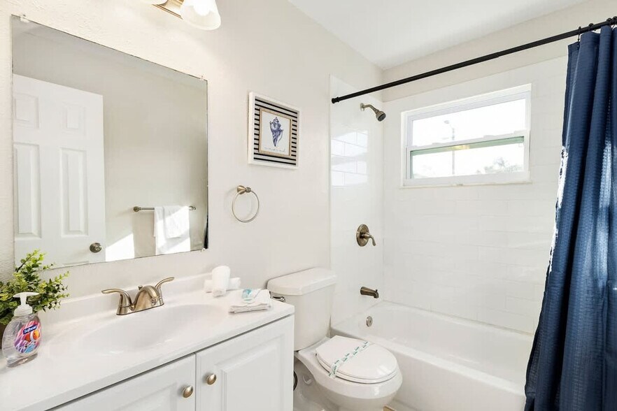 Building Photo - 5532 20th St