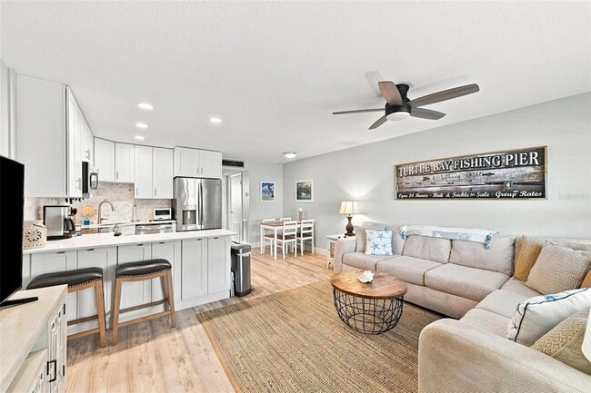 Building Photo - 7151 Sunset Way