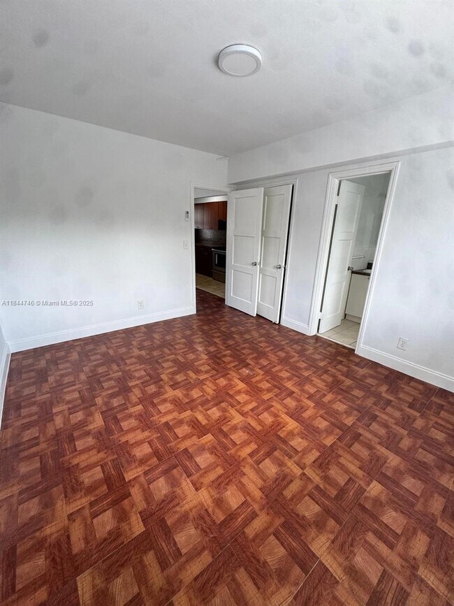 Building Photo - 505 NE 82nd St