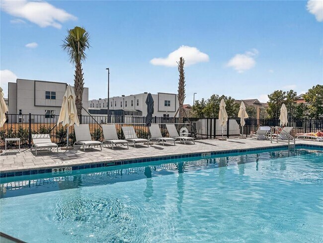 Building Photo - 367 Famagusta Dr