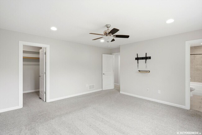 Building Photo - 1553 N Ravens Best Cir