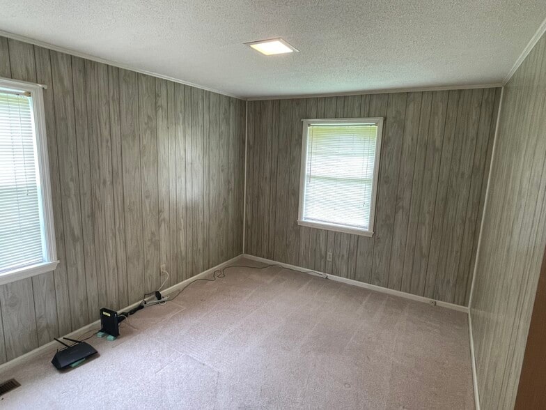 Guest Room 2 - 309 Shasta Ave