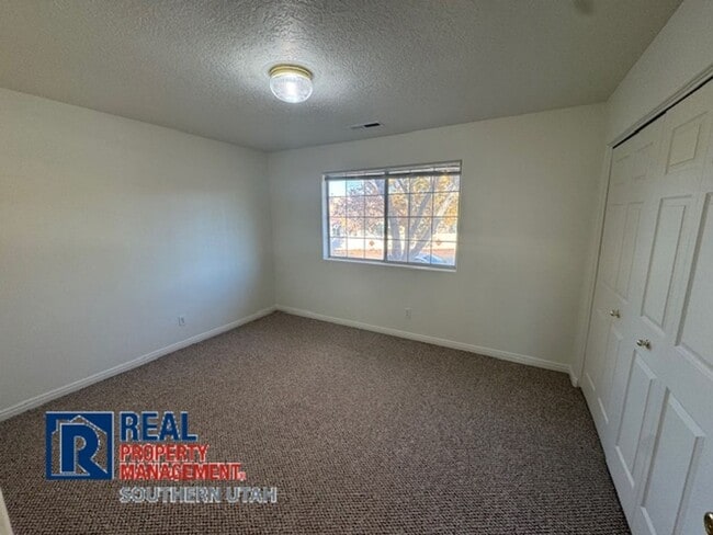 Building Photo - Lexington Hills 2 Bedroom