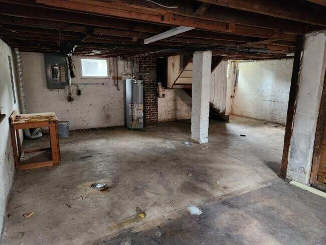 Building Photo - 2613 Meadows St NW