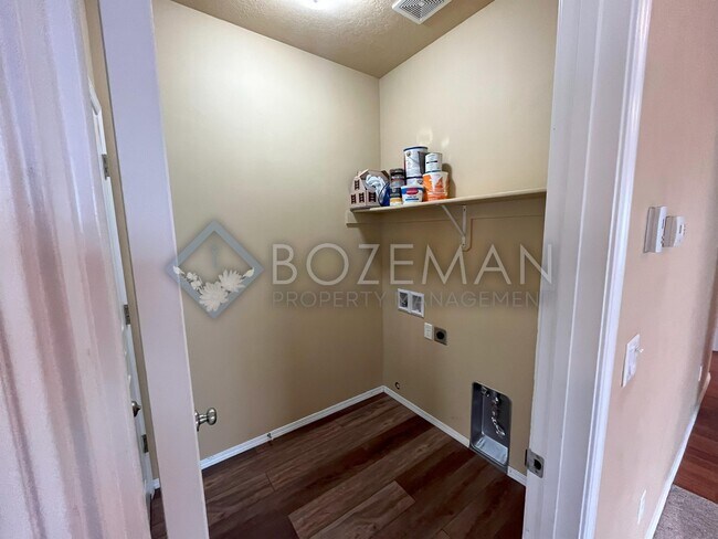 Building Photo - 270 Pond Lily Dr
