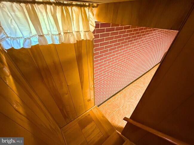 Building Photo - 5 Coliston Rd