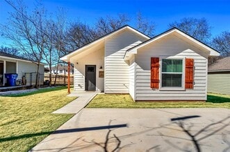 Building Photo - 731 Layne Dr