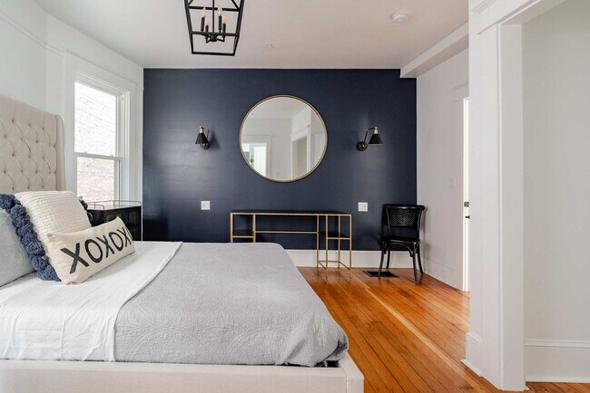 Building Photo - 18 NW 22nd Pl