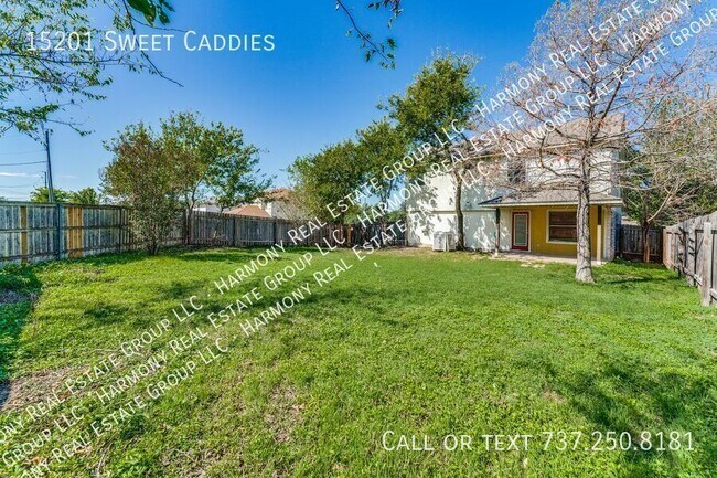 Building Photo - 15201 Sweet Caddies Dr