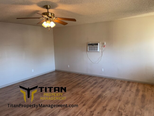 Building Photo - Large Studio Under $700