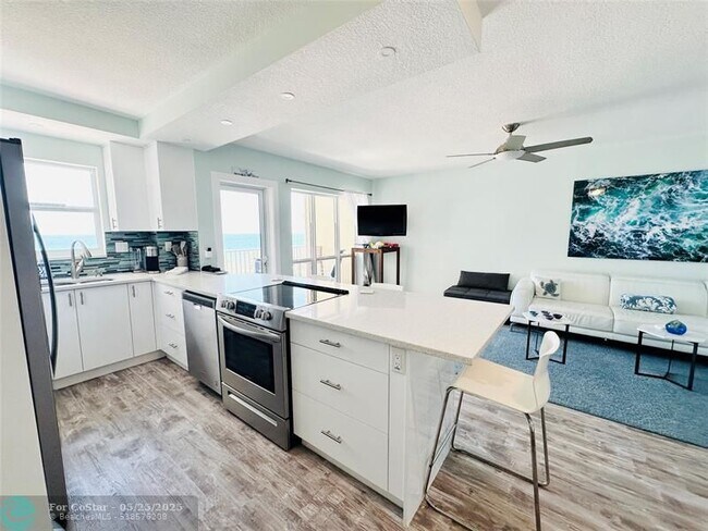 Building Photo - 750 N Ocean Blvd