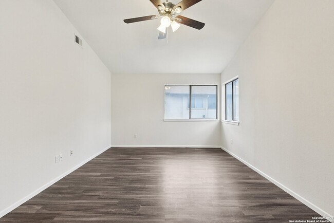 Building Photo - 349 Harmony Ct