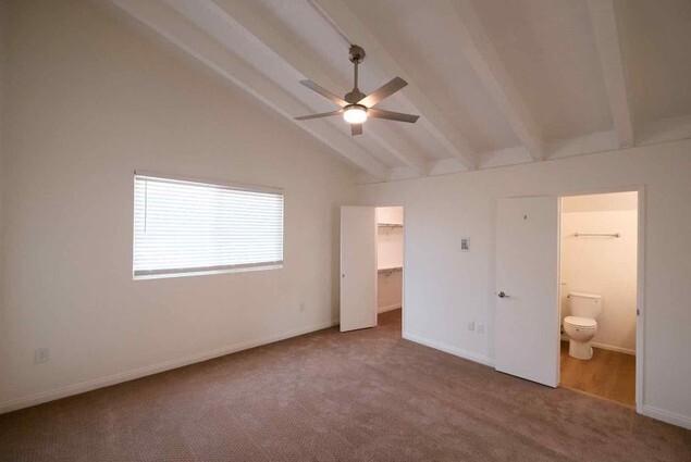 master bedroom with closet - 1537 Berkeley St