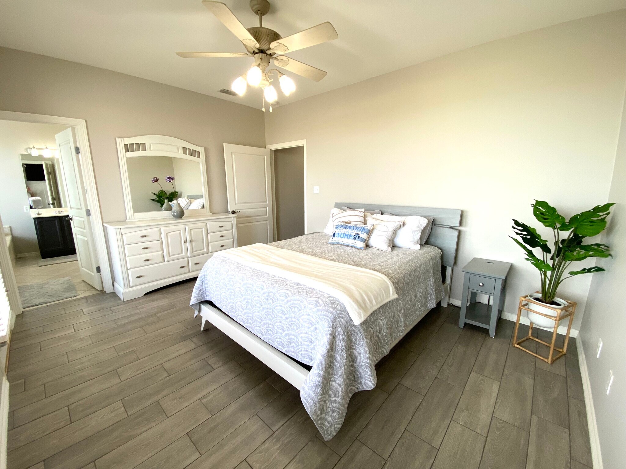 primary bedroom - 9 Harbor Town