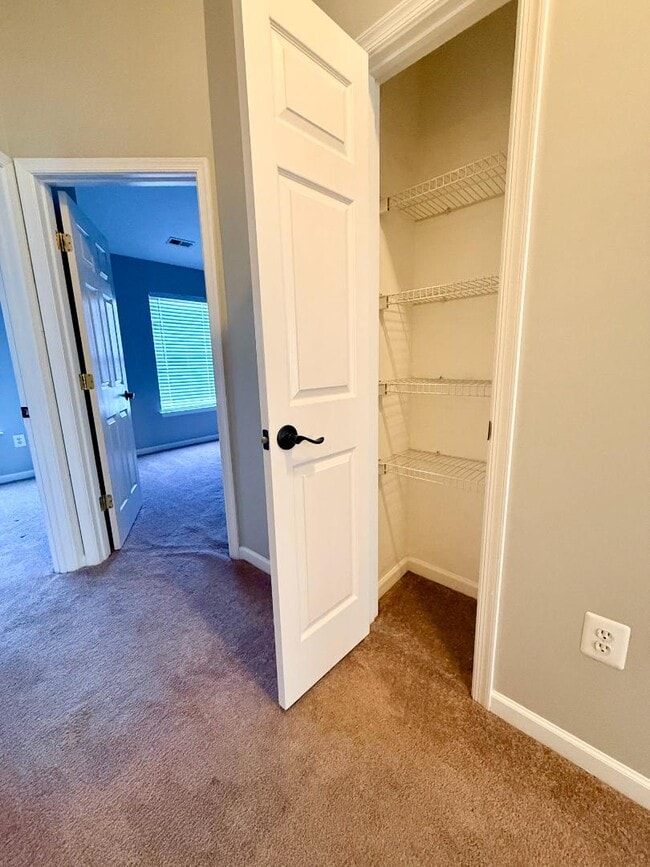 Building Photo - 838 Lowe Rd