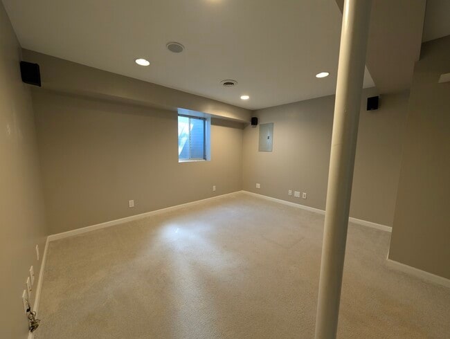 Building Photo - 2923 Gypsum Cir