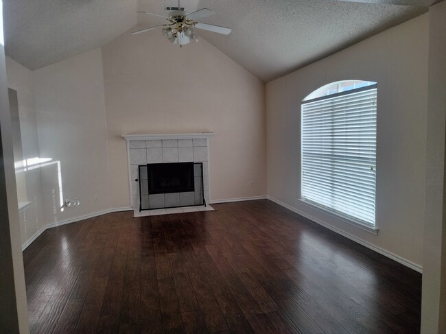 Building Photo - 1888 Helen Ln