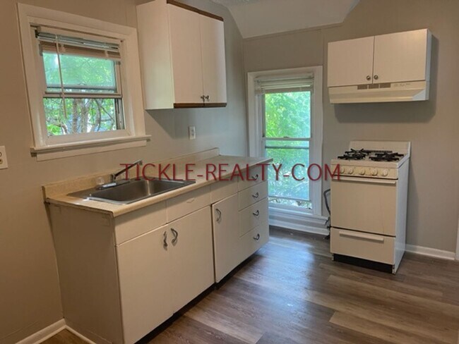 Building Photo - 106 Griffith-VR