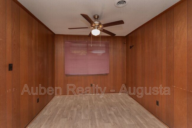 Building Photo - 1514 Bleakley St