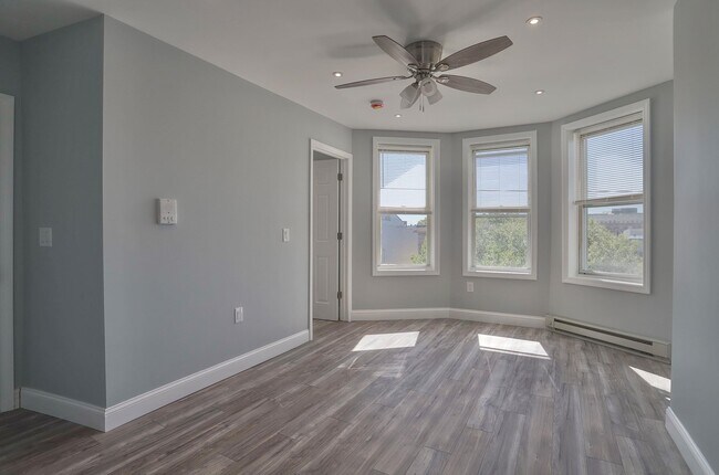 Building Photo - 237 Whiton St