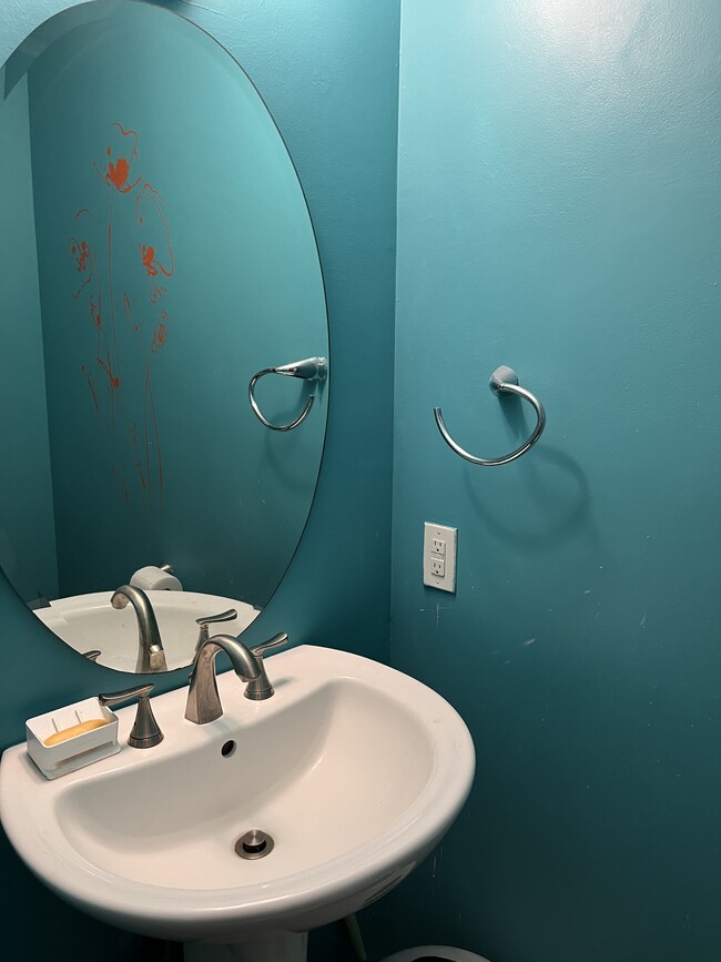 Building Photo - 101 Barbary Ct