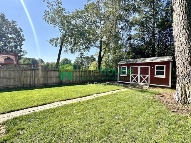 Building Photo - 948 Forest Lakes Cir