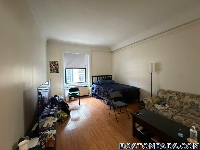 Building Photo - 62 Boylston St