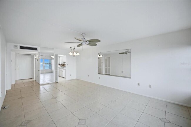 Building Photo - 555 S Gulfstream Ave