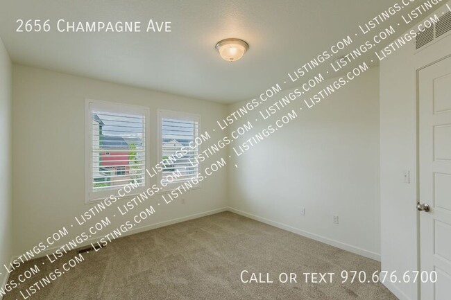 Building Photo - 2656 Champagne Ave
