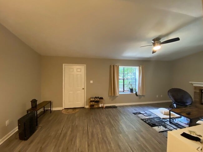 Building Photo - 1226 Brafforton Dr