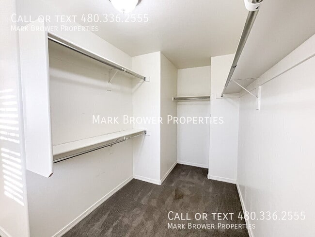 Building Photo - 3328 W Hayduk Rd