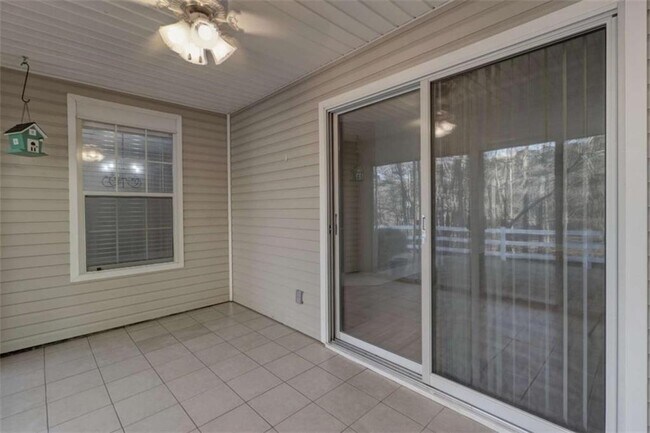 Building Photo - 601 Ridgefield Dr