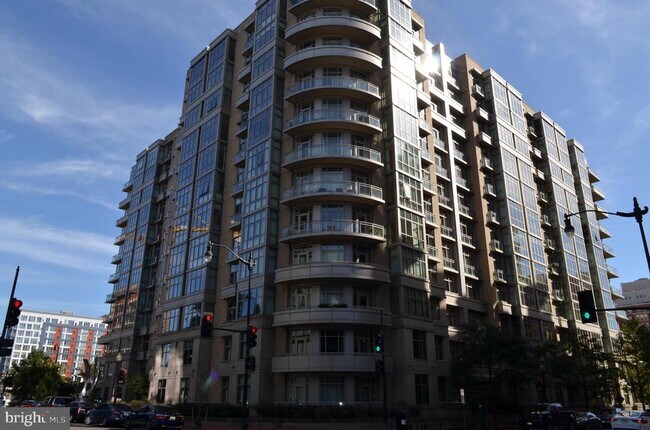 Building Photo - 811 4th St NW