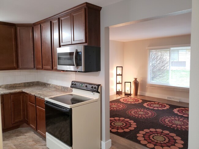 Building Photo - 5825 Balsam Rd