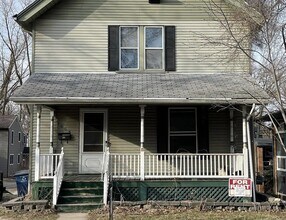 Building Photo - 1008 W Huron St