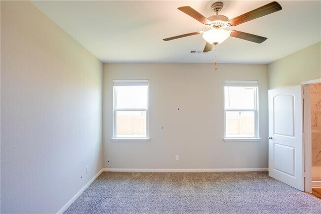 Building Photo - 280 Mount Vernon Way