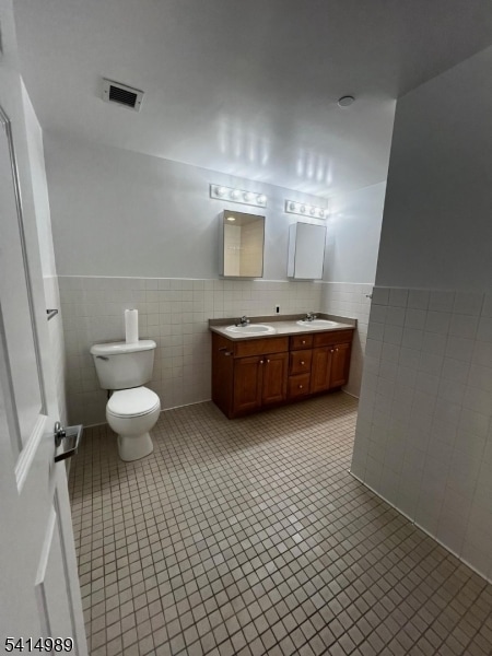 Building Photo - 53 W Palisade Ave