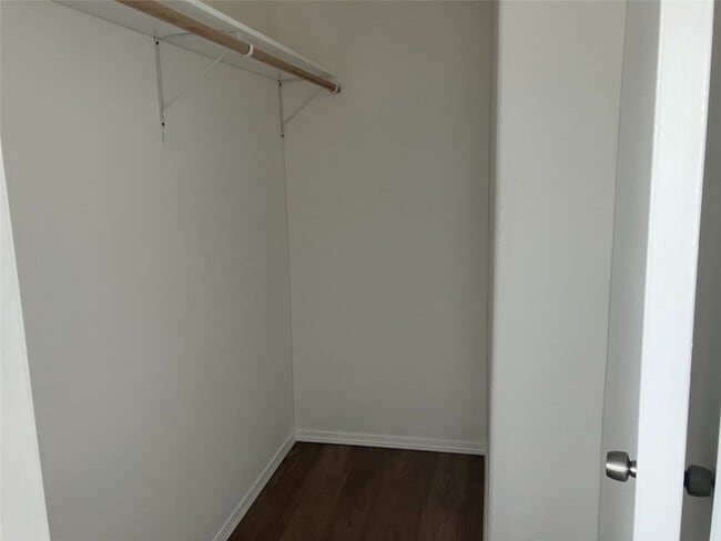 Building Photo - 118 Walnut St