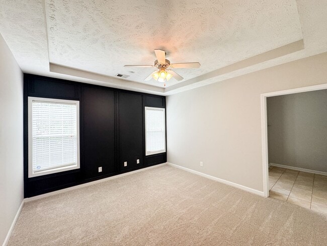 Building Photo - Gorgeous 2 Bed, 2 Bath End Unit Townhome
