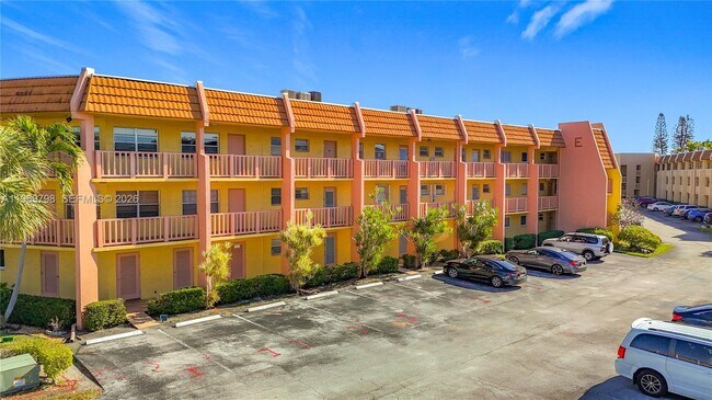 Building Photo - 6750 Royal Palm Blvd